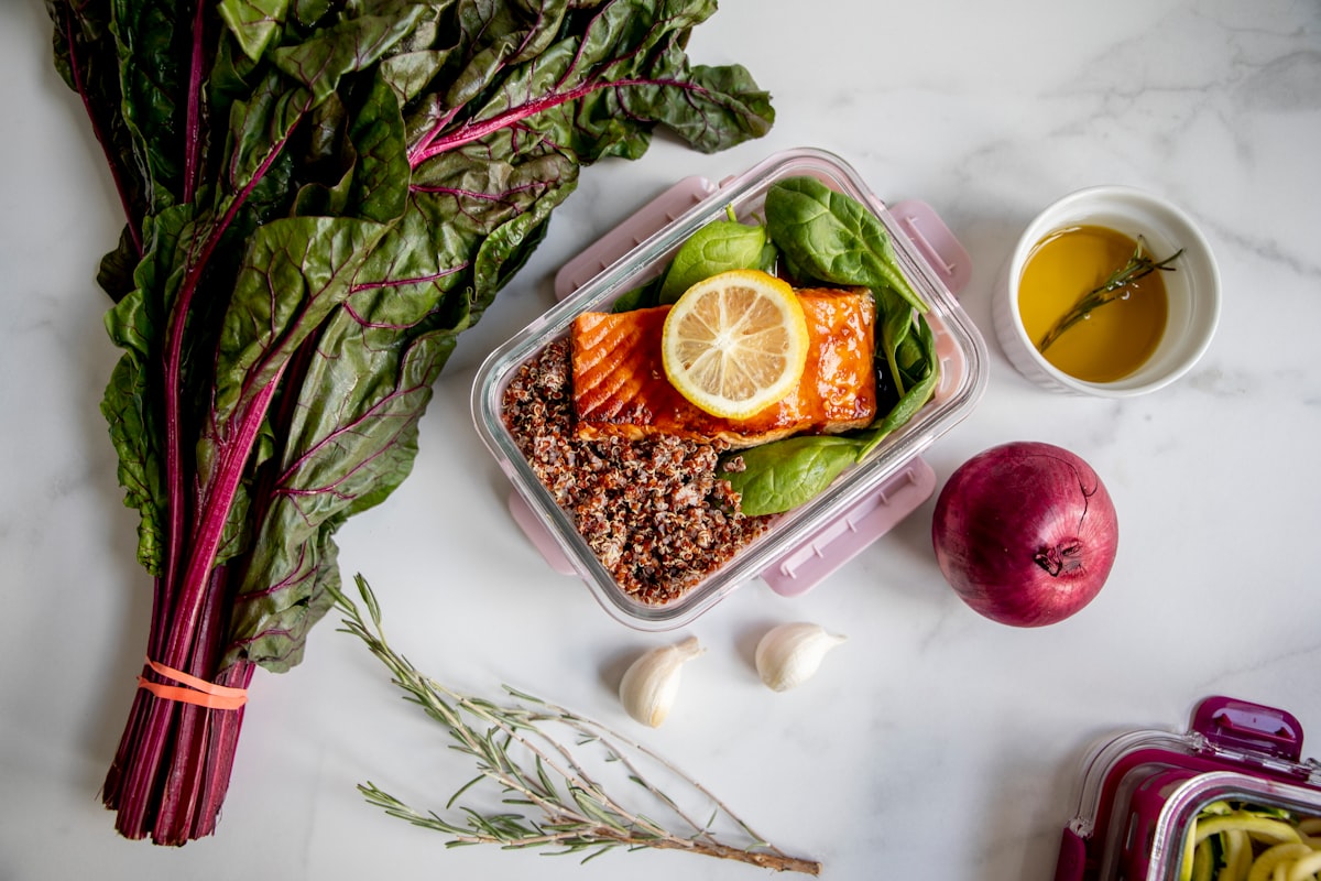Buddha bowl with quinoa and fresh vegetables
